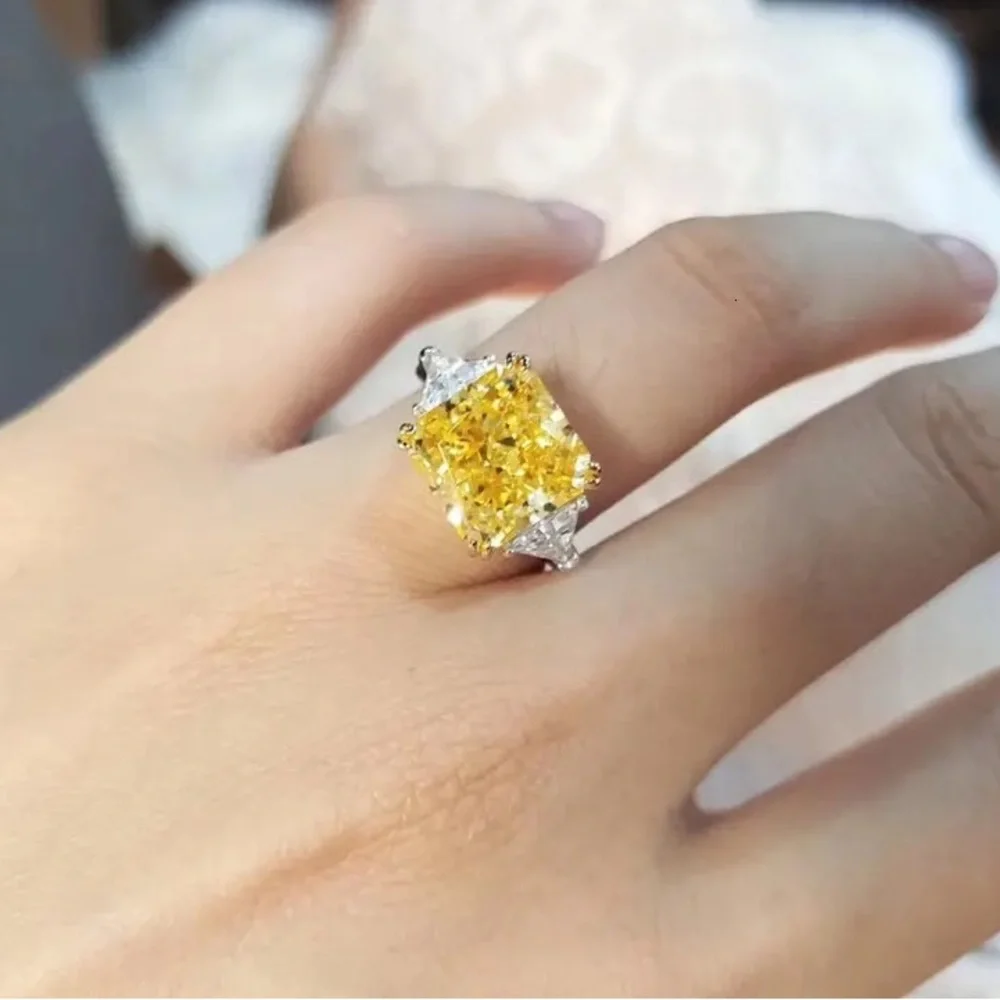 18k 6.5ct Canary Ring - Picture 13 of 15